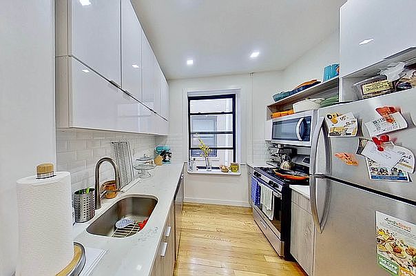 1st image of 351 Midwood St APT 1R