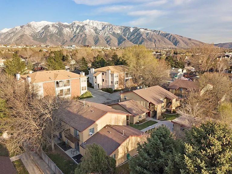 745 E Lazon Dr — Photo 15
