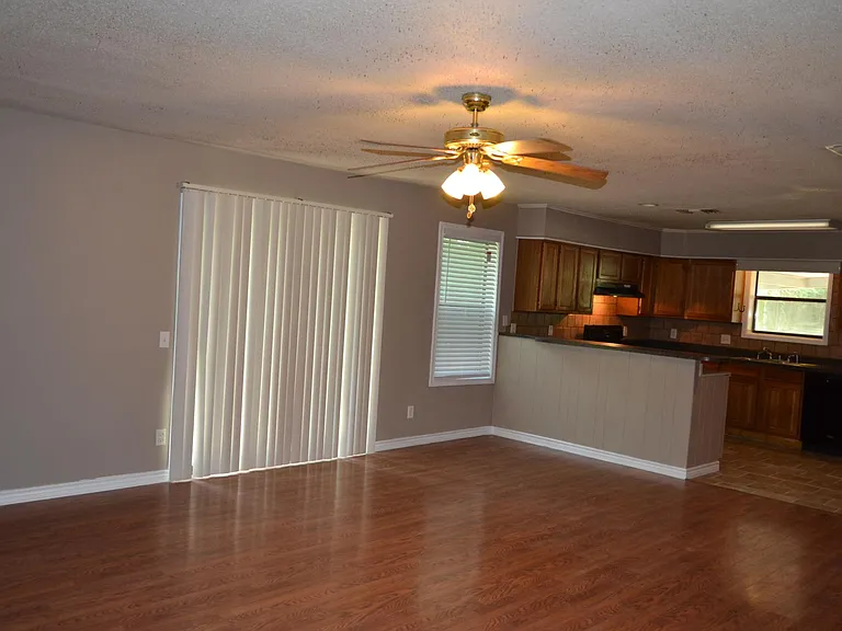 511 White Oak Dr — Photo 19