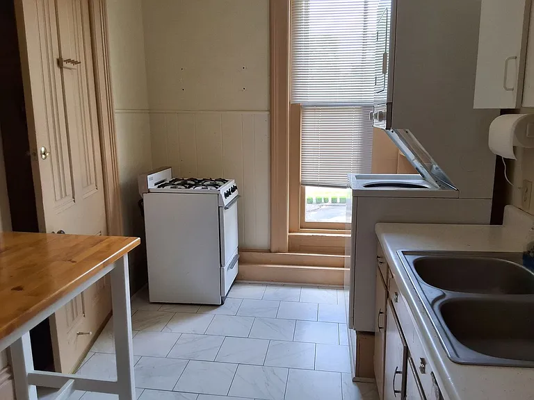 204 N Mulberry St — Photo 15