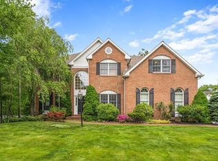 122 Rosemont Dr, North Andover, MA 01845