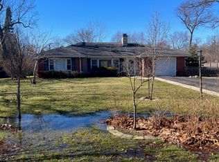 636 Coronet Rd, Glenview, IL 60025