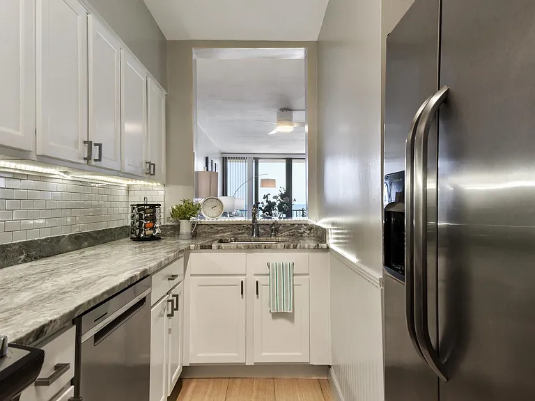 601 1st St S #3A — Photo 14