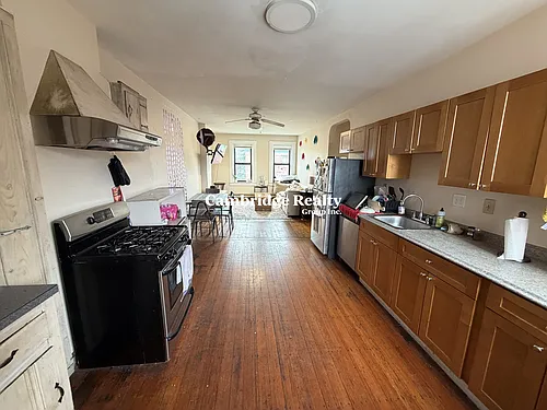 313 Cambridge St #2T Photo 1