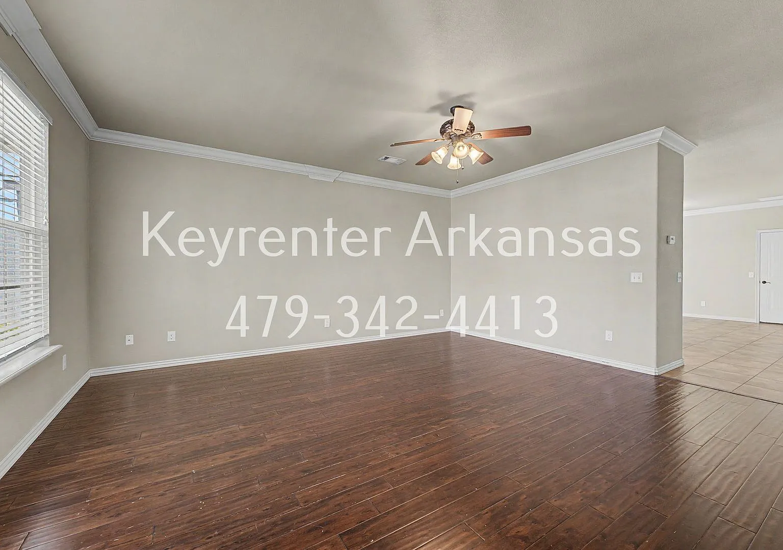 Stunning 3 Bed / 3 Bath Home MoveIn Ready Now — Photo 3