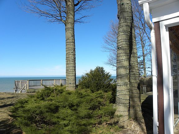 3rd image of 1232 Shorecrest Dr