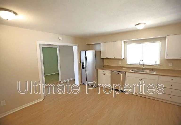6755 W Montebello Ave — Photo 8