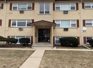335 W Park Ave APT 10, Addison, IL 60101