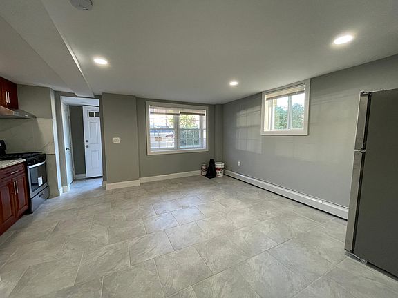 5th image of 152 Revere Ave #Basement