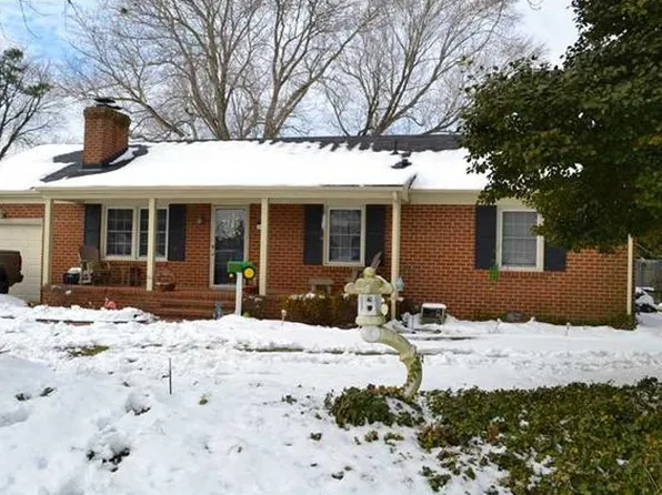 556 Colony Rd, Newport News, VA 23602