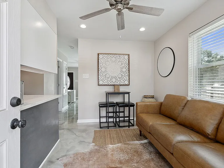 417D Sugar Pine St — Photo 2