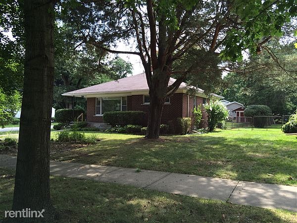 Pomona - Front of House