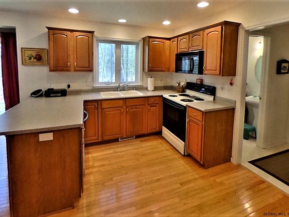 5th image of 4 Candiwood Ct