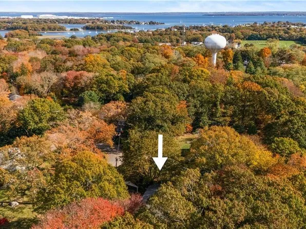 60 Sassafras Rd, North Kingstown, RI 02852