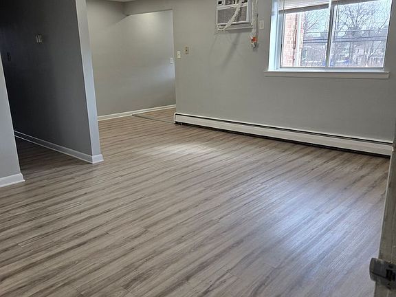 4th image of 142-144 Montgomery Ave #144-C4