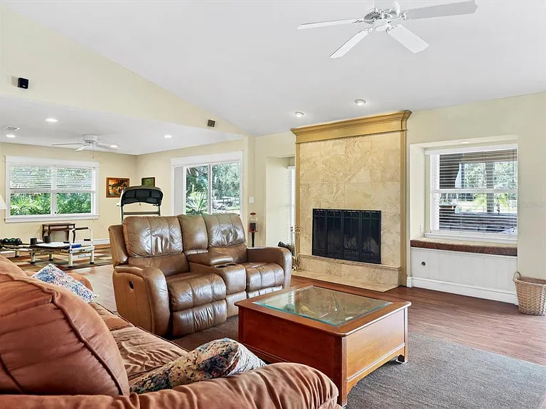 4708 Hidden River Rd — Photo 9