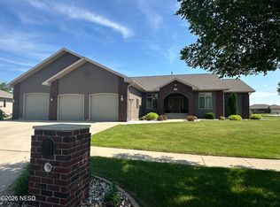 2304 Grant Dr NW, Watertown, SD 57201