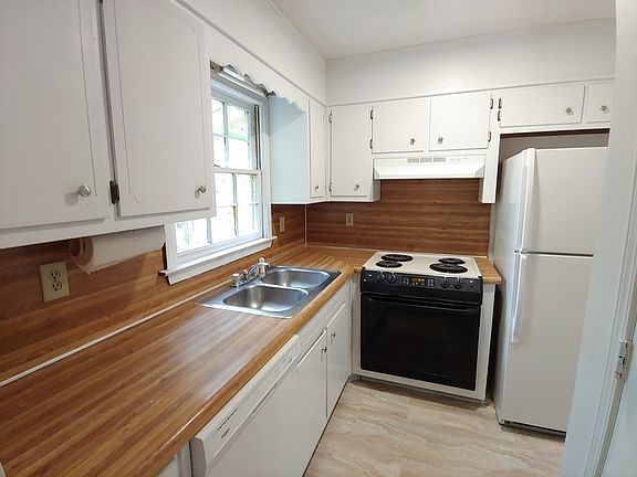 5th image of 332 Lexington Dr