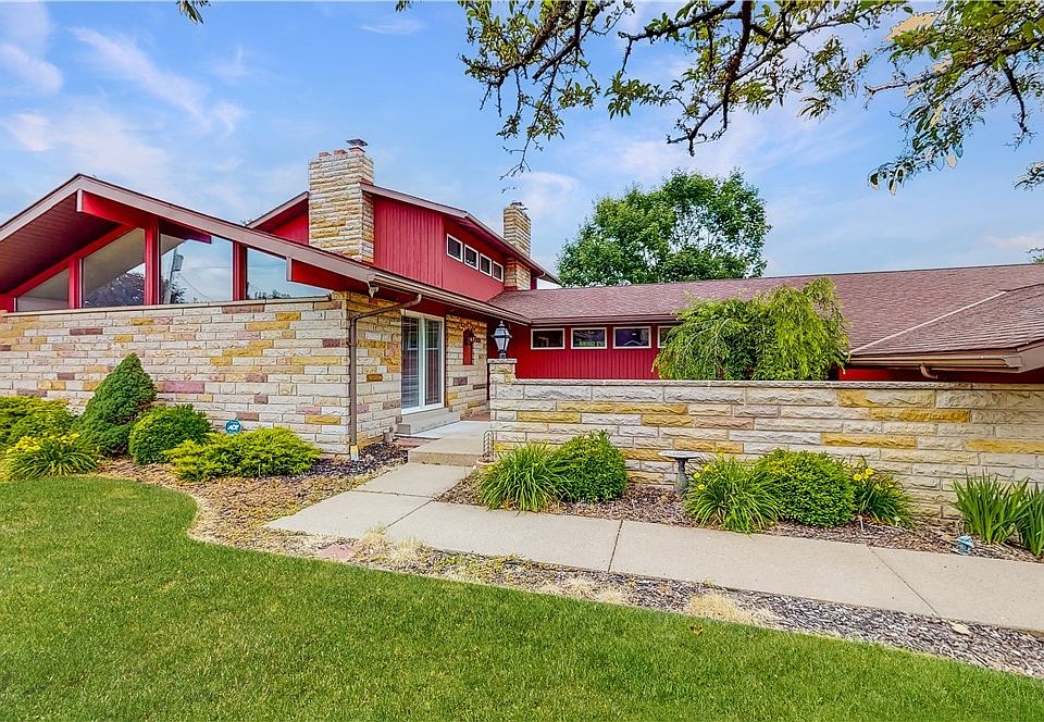 1st image of 194 Skyview Dr