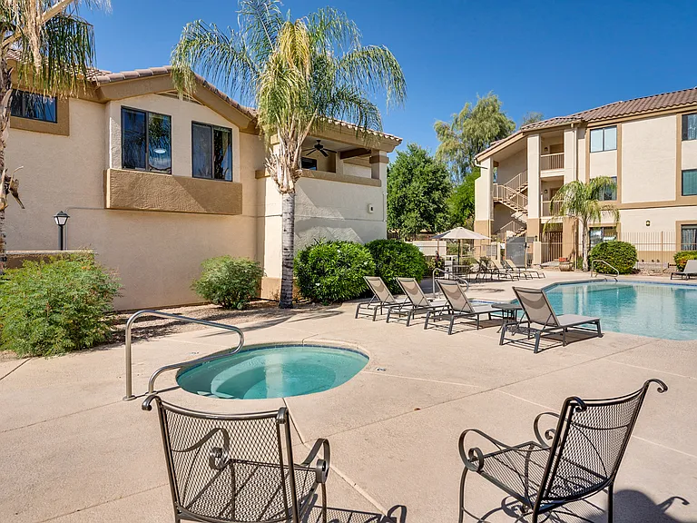 Enjoy the large community pool and spa conveniently located just across from the unit.