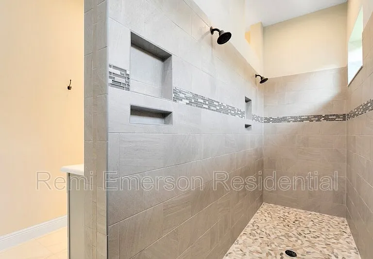 8828 Sperry St — Photo 15