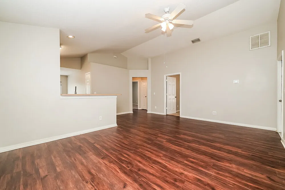 4 bed, 2.0 bath, 1343 sqft, $1,875 — Photo 3