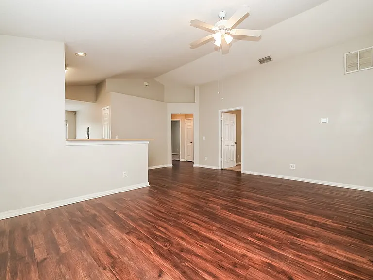 10523 Lakeside Vista Dr — Photo 3