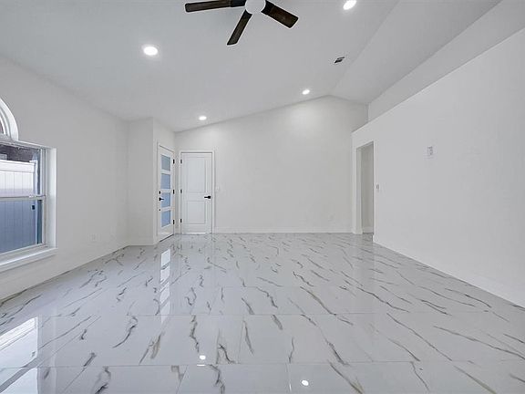 5th image of 2455 PARSONS POND CIRCLE