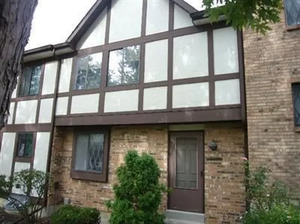 7644 Berkshire Ct #324, West Chester, OH 45069