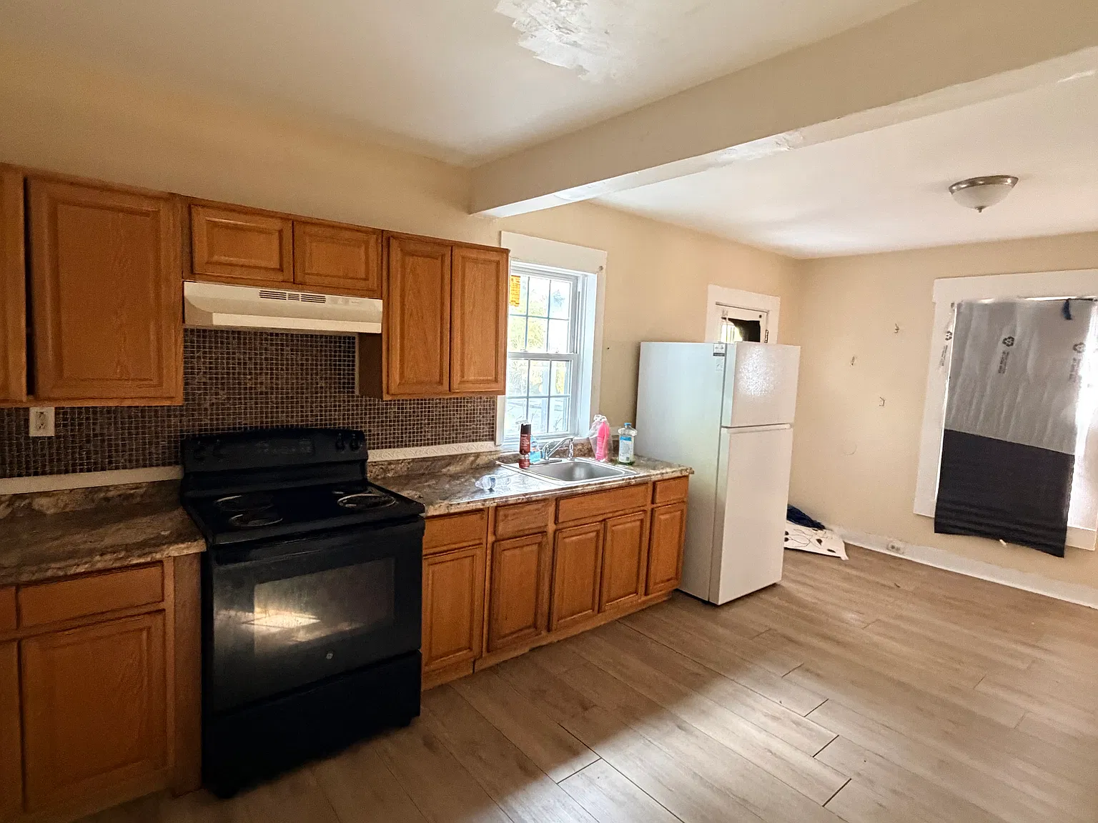 355 Shelton Ave — Photo 1