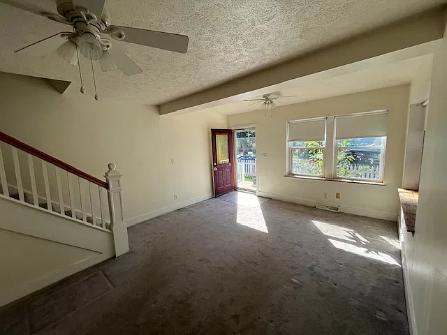 3 bed, 1.5 bath, $1,495 — Photo 2