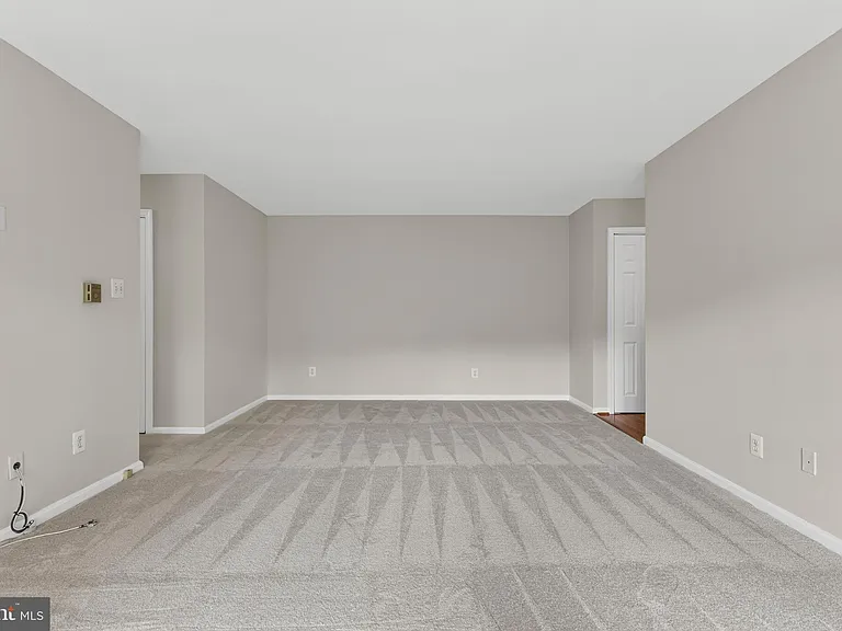 3334 Spring Ln #B30 — Photo 13