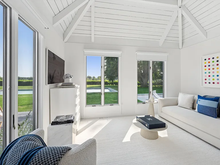627 Sagaponack Rd — Photo 15