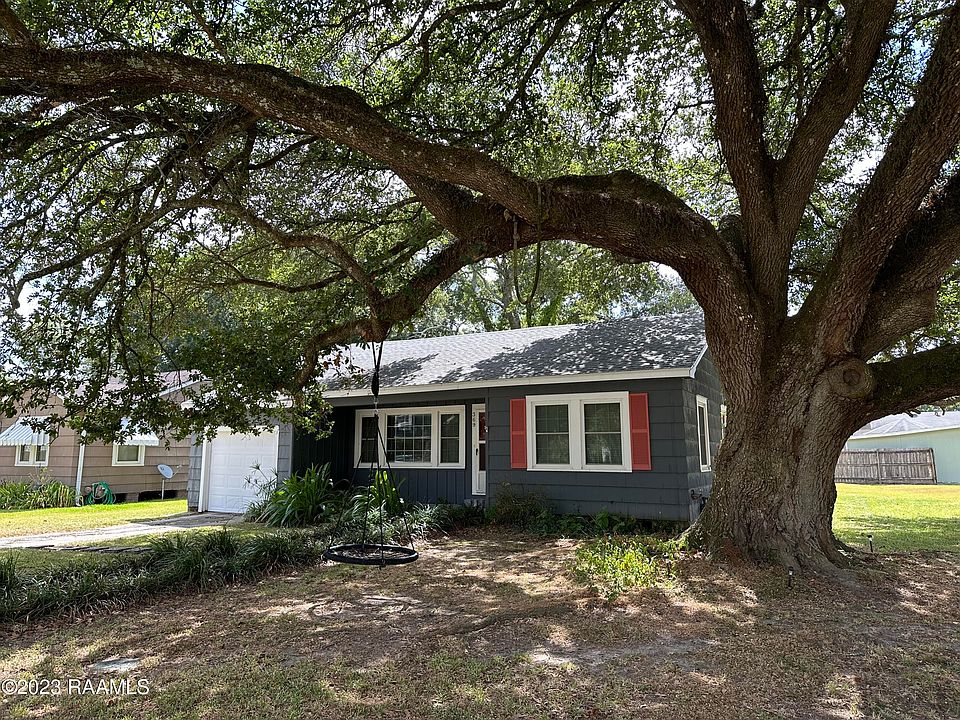 1st image of 369 Hilltop Cir