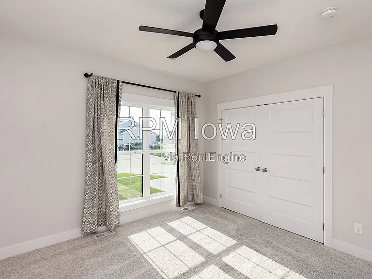 5901 NE Sherman Dr — Photo 16