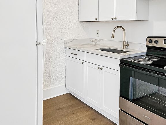 5th image of 211 NE 97th St #201