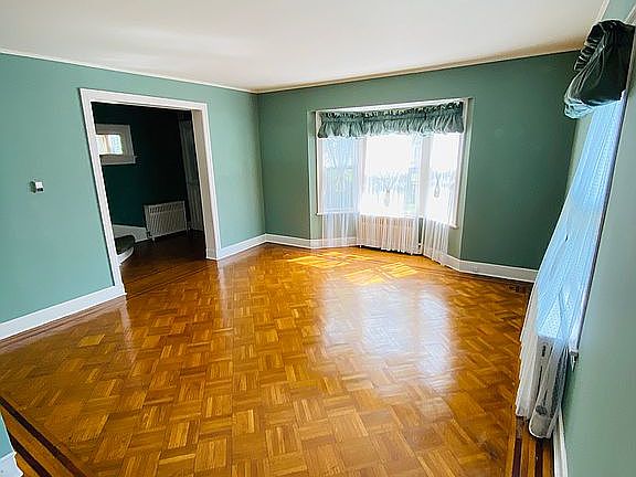 5th image of 31 Irving Pl