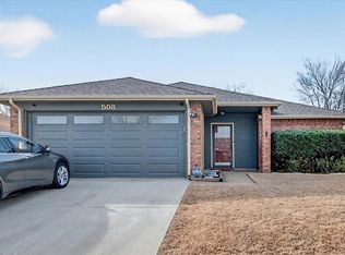 508 Valley Mills Dr, Arlington, TX 76018
