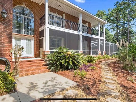 4th image of 215 Yacht Club Dr