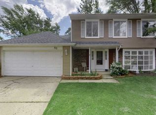 83 Joslyn Dr, Elgin, IL 60120