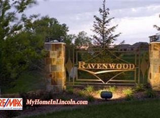 9311 Blackwood Ave, Lincoln, NE 68526