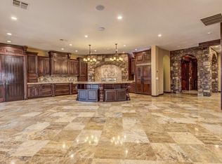 2806 E Desert Ln, Phoenix, AZ 85042