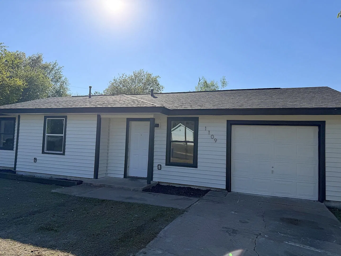 Remodeled 3-bedroom, 2-bath home in Copperas Cove with a 2-car garage — Photo 2