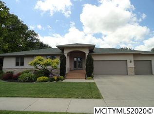 80 Pebble Creek Dr, Mason City, IA 50401
