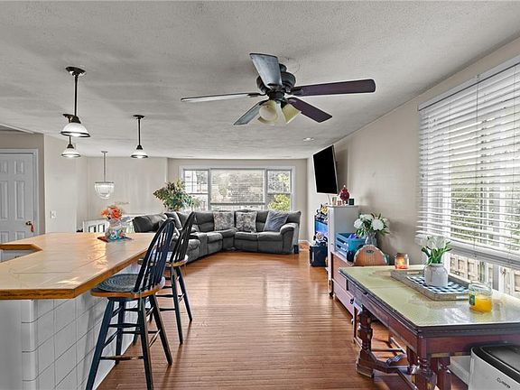 4th image of 50 Highland Ave