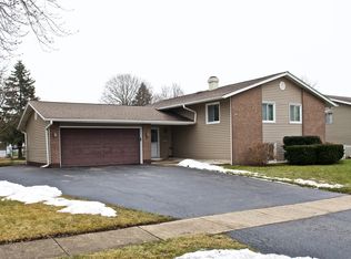 2809 Kincaid Dr, Woodridge, IL 60517