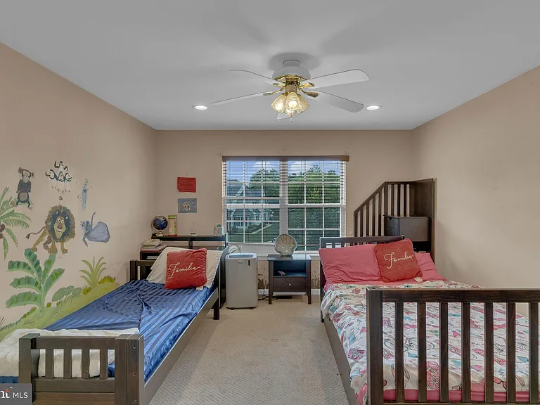 16 Cardiff Ct — Photo 31