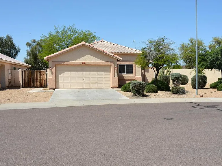 10316 N 94th Ln — Photo 2