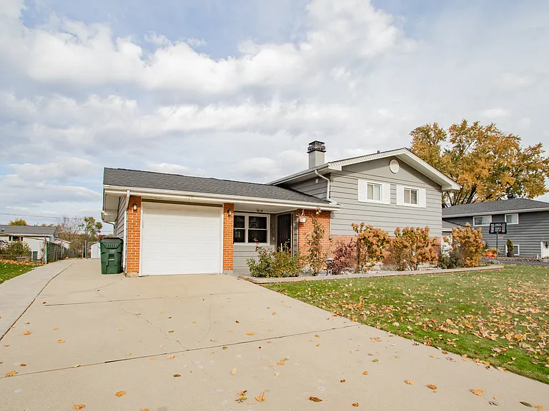 720 Durham Ln — Photo 25