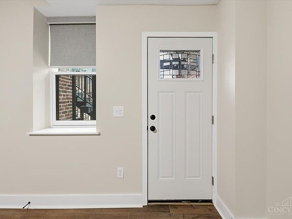 5th image of 142 E Clifton Ave